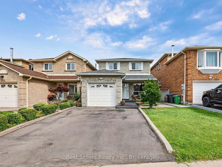 Property Photo:  234 Lech Walesa Drive  ON L5B 3H3 