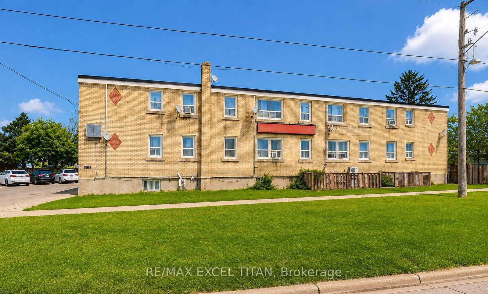 Property Photo:  1201 Cedar Street 6  ON L1J 3P1 