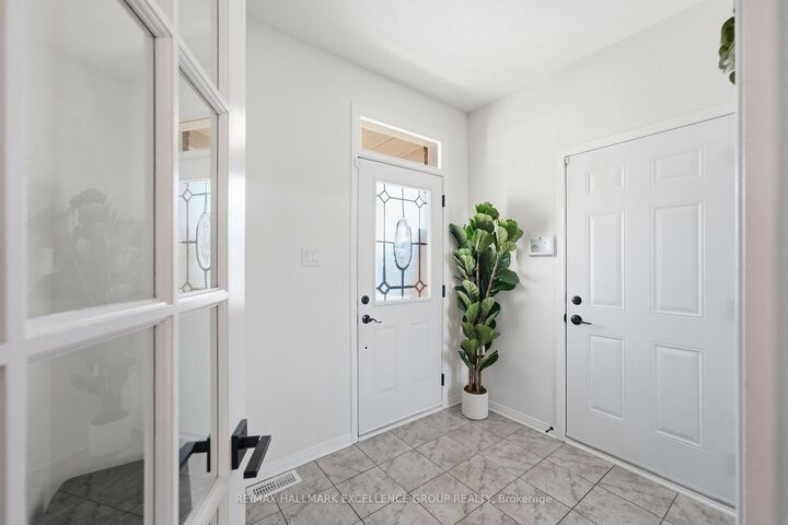Property Photo:  1611 Sebastien Crescent  ON K4K 1V9 