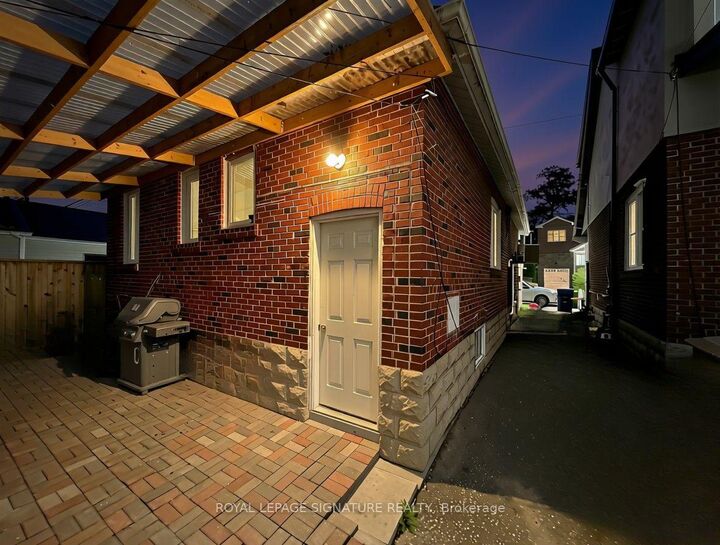 Property Photo:  118 Harding Boulevard Bsmt  ON M1N 3E2 