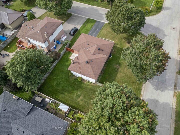 Property Photo:  163 Crozier Street  ON L9W 5N6 