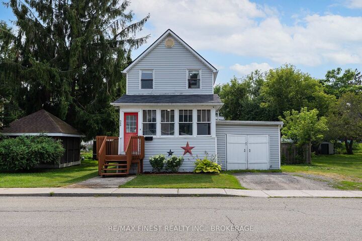 Property Photo:  348 Charles Street N  ON K7G 1V4 