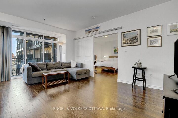 Property Photo:  429 Kent Street 428  ON K2P 1B5 