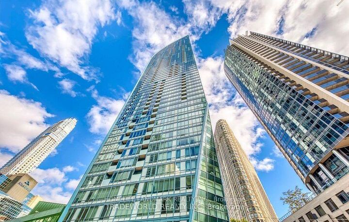 Property Photo:  8 The Esplanade Avenue 5203  ON M5E 0A6 