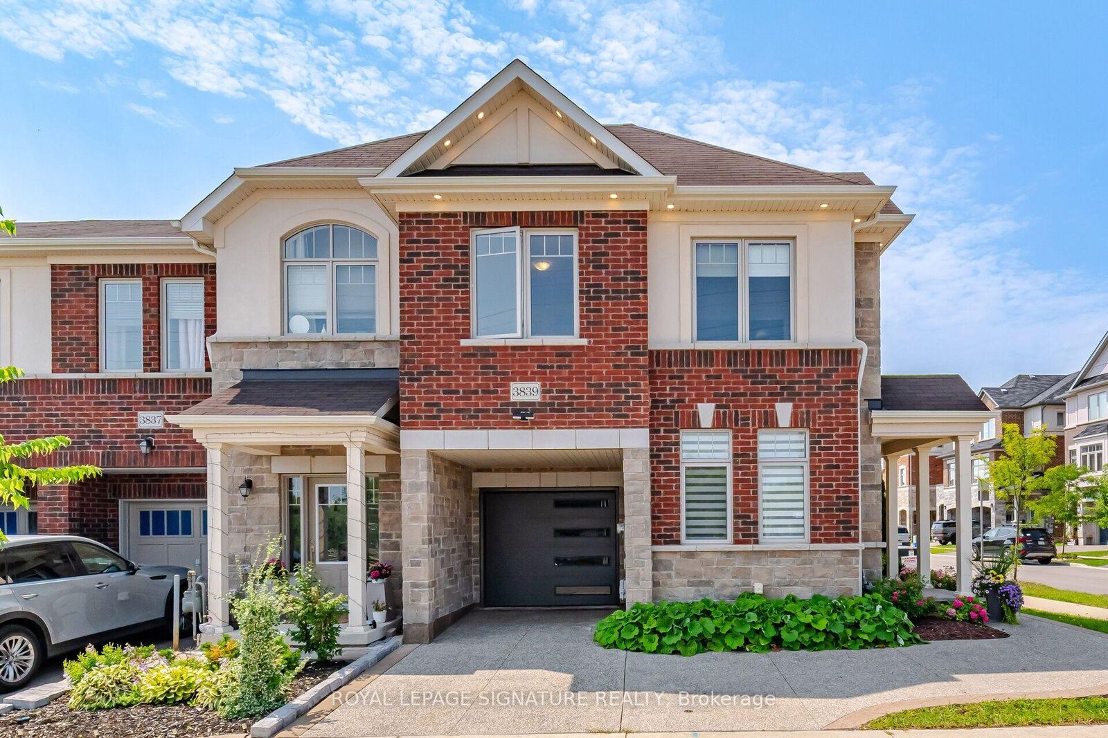 Property Photo:  3839 Tufgar Crescent  ON L7M 1P8 