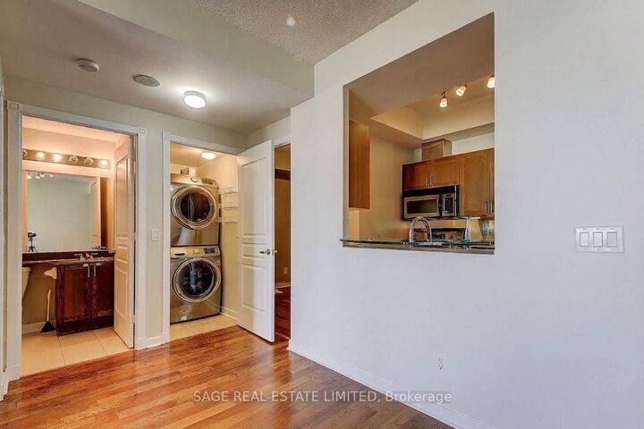 Property Photo:  438 Richmond Street W 1105  ON M5V 3S6 
