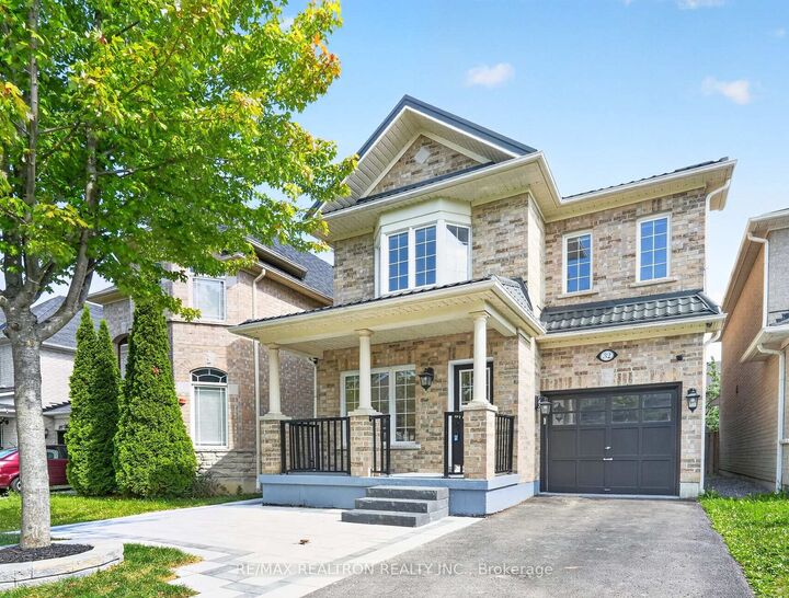 Property Photo:  32 Whitlock Crescent  ON L1Z 2B2 