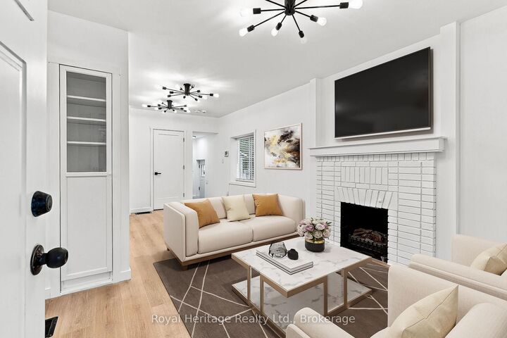 Property Photo:  157 Water Street  ON K8V 4M7 