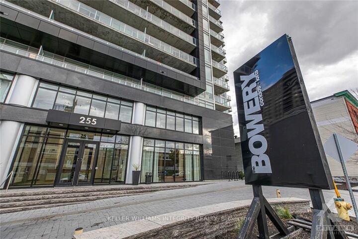 Property Photo:  255 Bay Street 706  ON K1R 0C5 