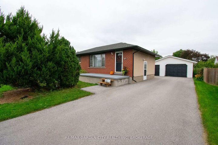Property Photo:  103 Kilgour Avenue  ON L3C 2P8 