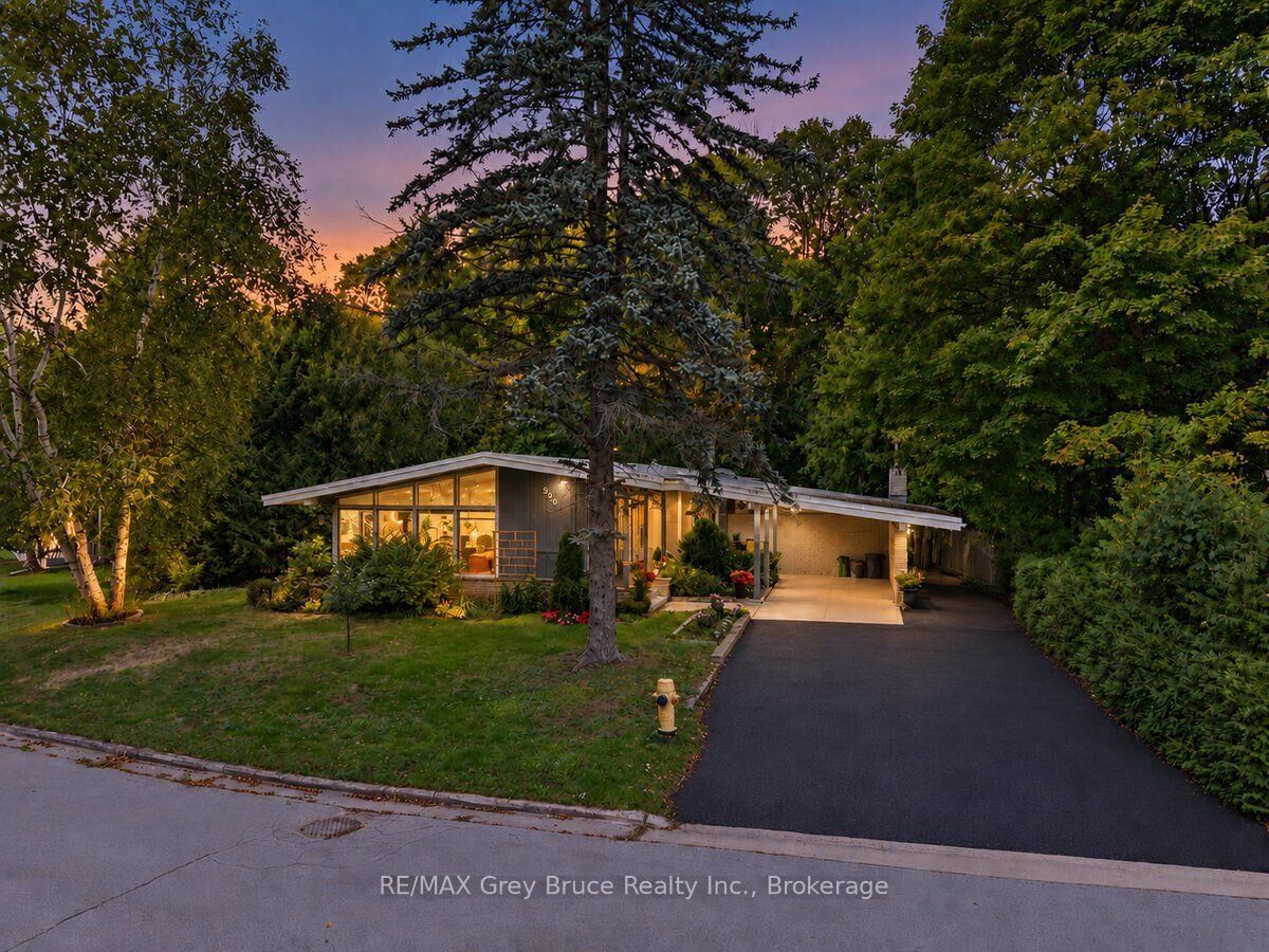 Property Photo:  590 4th Street E  ON N4K 1B1 