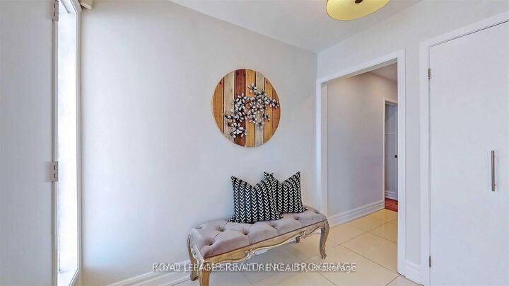 Property Photo: 17 Baroness Crescent Upper ON M2J 3K4