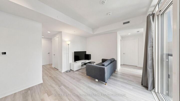 Property Photo:  238 Simcoe Street 2403  ON M5T 1T4 