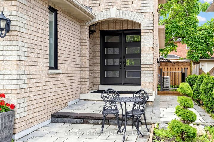 Property Photo:  77 Amberview Drive  ON L4P 3Y3 