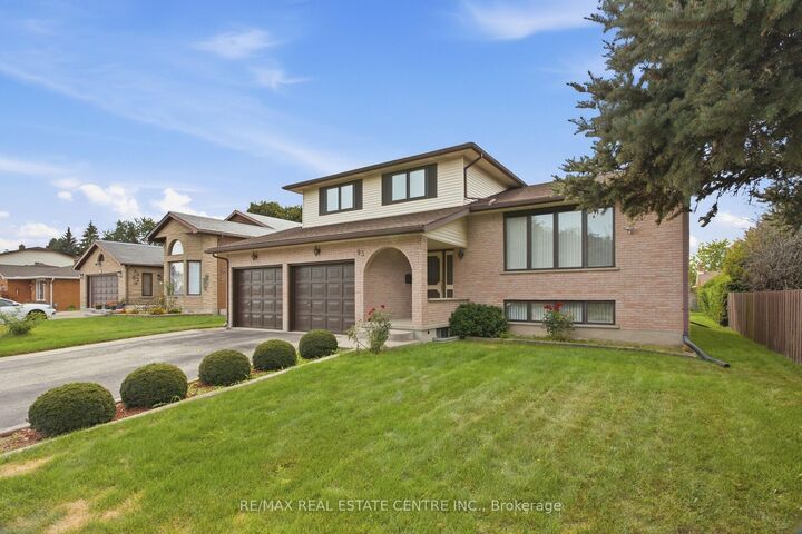 Property Photo:  93 Old Chicopee Drive  ON N2A 3R7 