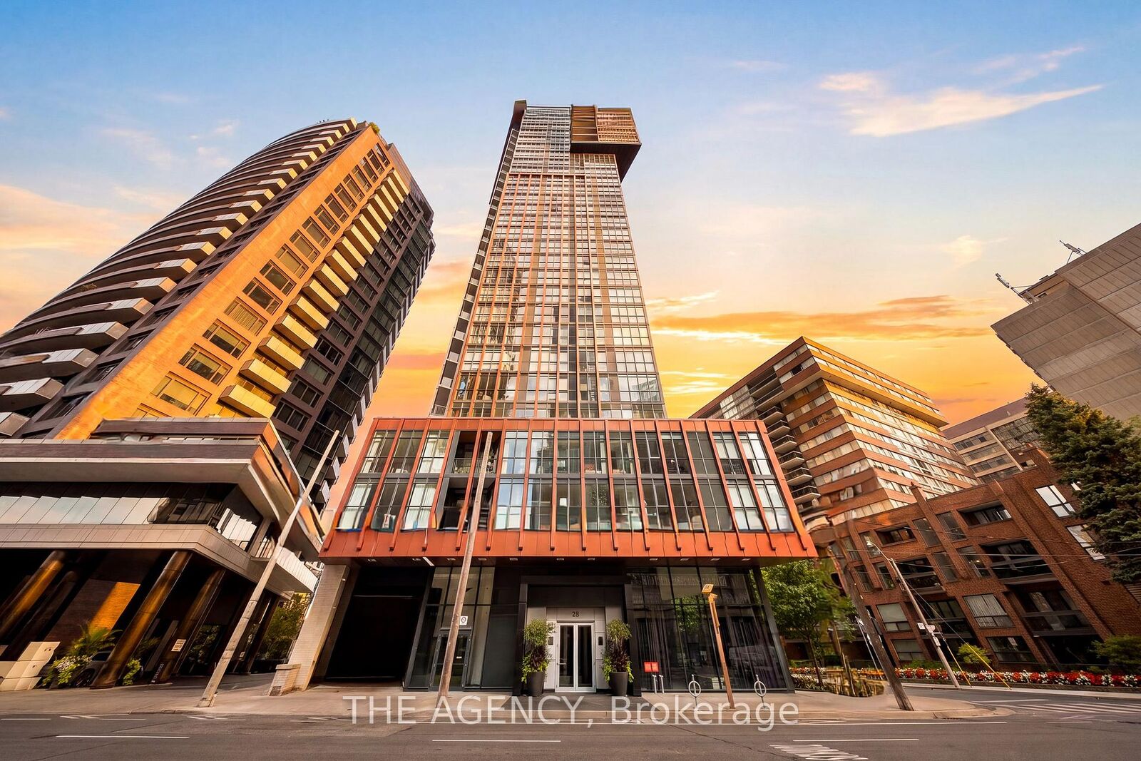 Property Photo:  32 Davenport Road 401  ON M5R 0B5 