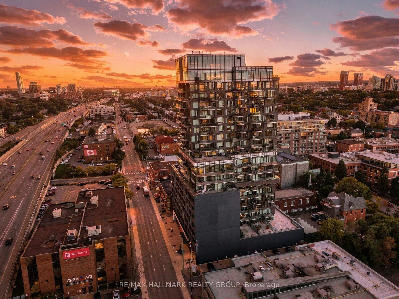Property Photo:  203 Catherine Street 14  ON K2P 1J5 