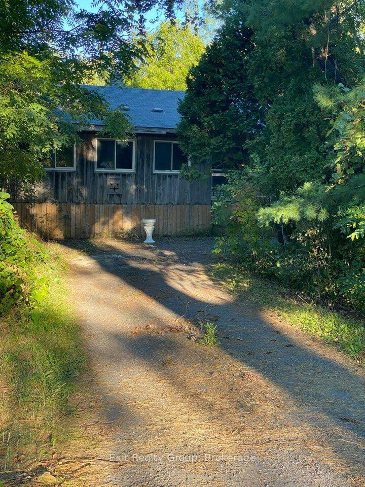 Property Photo:  553 Murray Street  ON K8V 5P4 