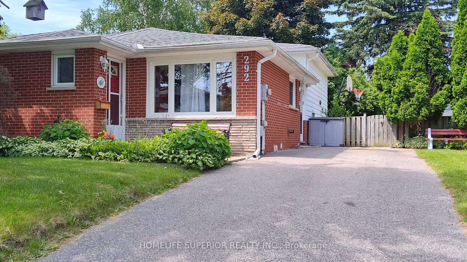 Property Photo:  292 Brighton Court Upper  ON L1G 6H6 