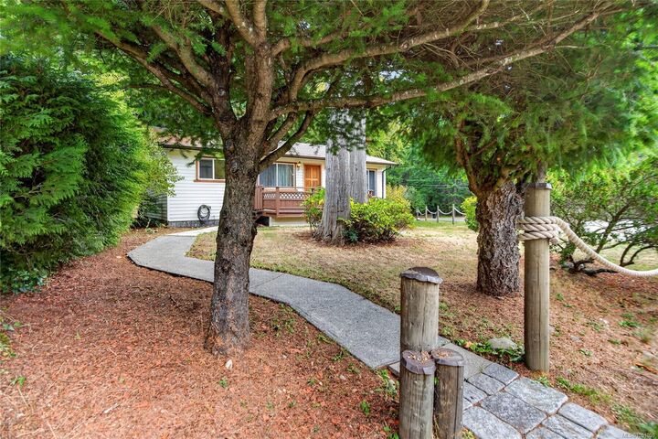 Property Photo:  7842 Tozer Rd  BC V0R 1W0 