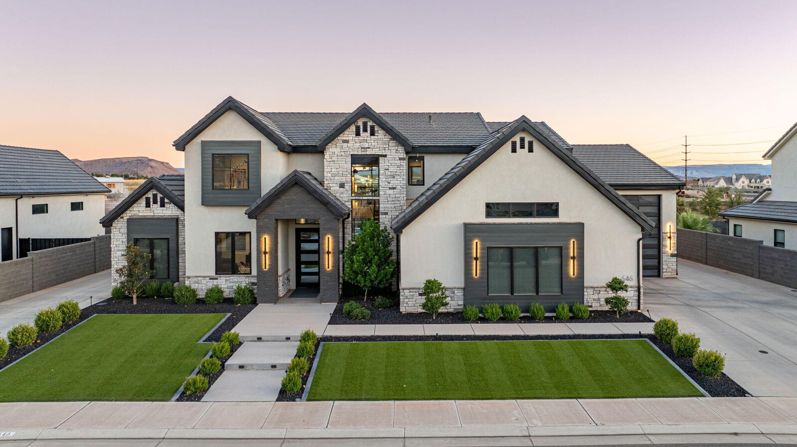 Property Photo:  646 E Pine St  UT 84780 