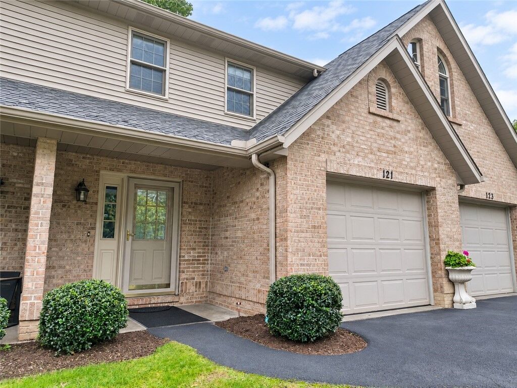 Property Photo: 121 Windy Drive PA 16001