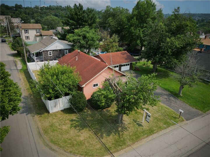 Property Photo:  490 Glenn St  PA 15301 