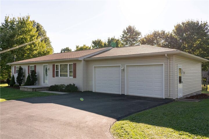 Property Photo:  733 Greenfield Rd  PA 16137 