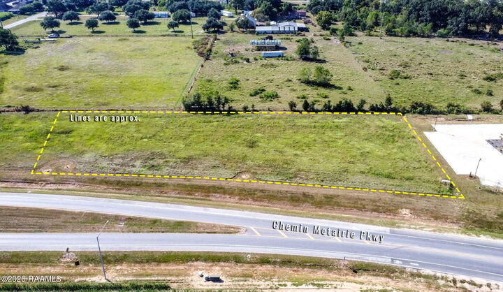 Property Photo: 2820 Chemin Metairie Parkway LA 70592