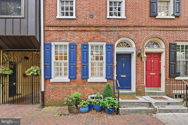 Property Photo:  308 Lombard Street  PA 19147 