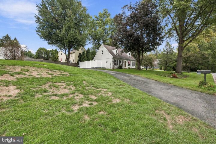 Property Photo:  1701 Saint Phillips Drive  PA 17603 