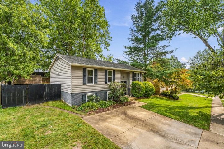 Property Photo:  12405 Kayak Drive  MD 20772 