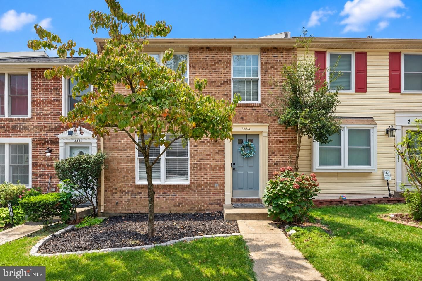 Property Photo: 3863 Sunny Brook Court VA 22192