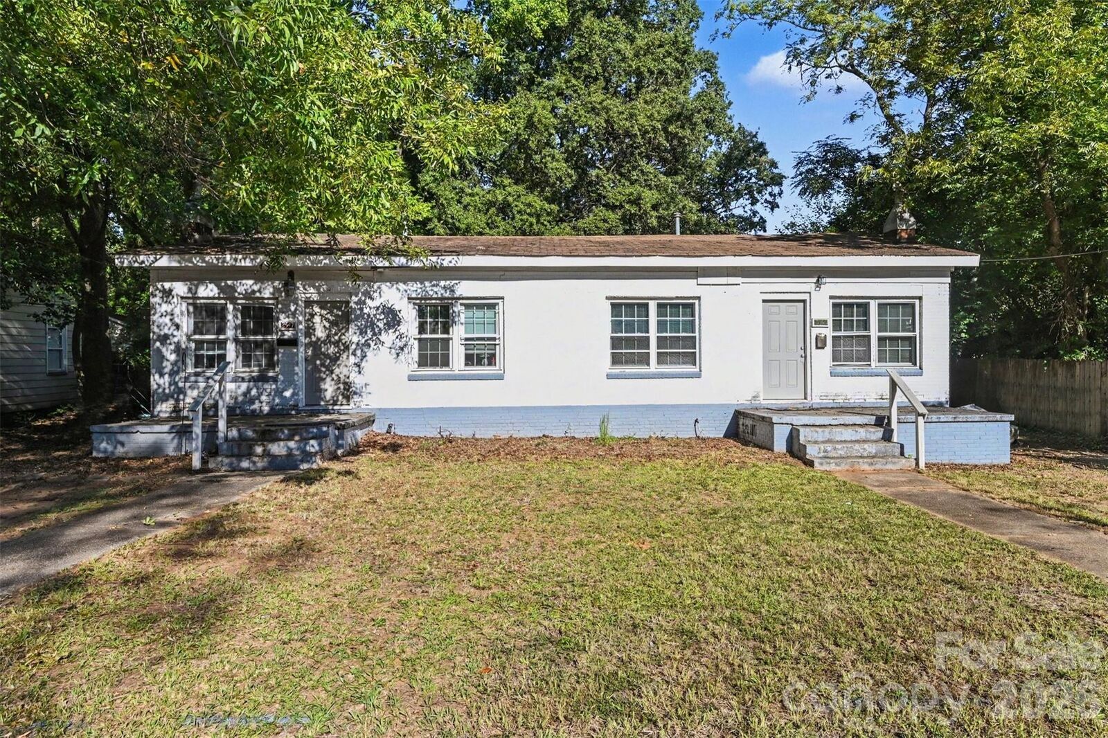 Property Photo:  2547/2549 Pinckney Avenue  NC 28205 
