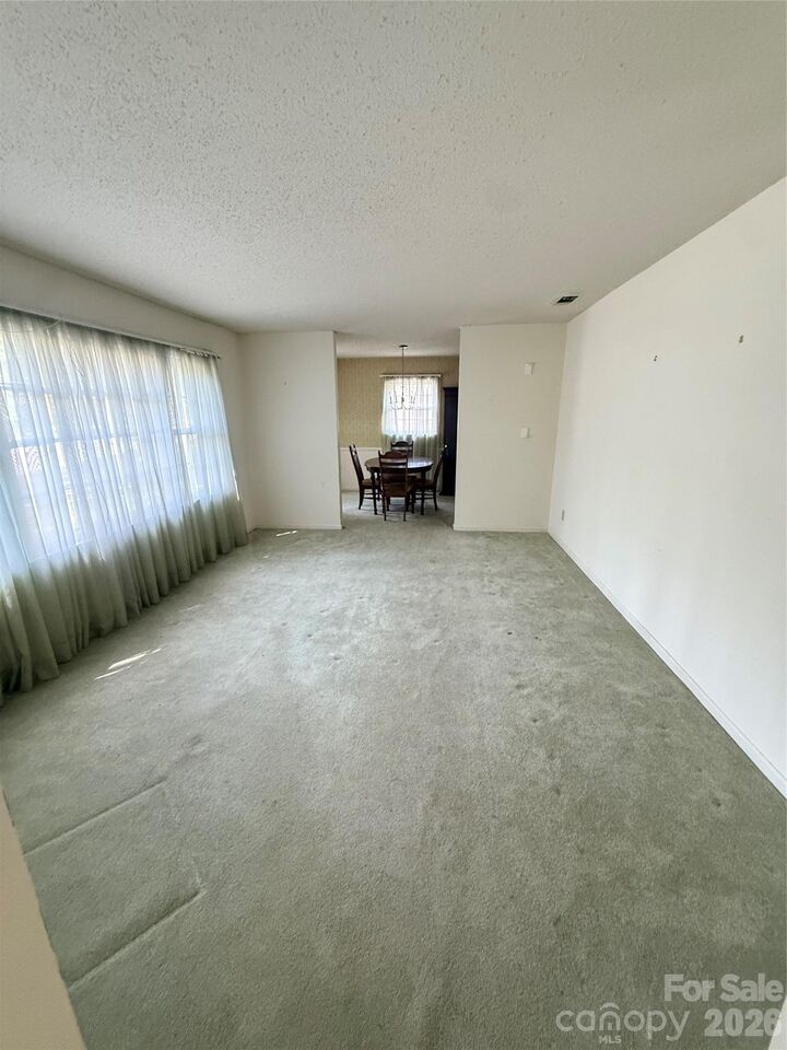 Property Photo:  818 McLaughlin Drive  NC 28212 