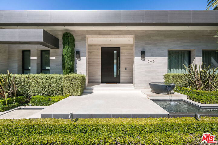 Property Photo:  565 Evelyn Pl  CA 90210 