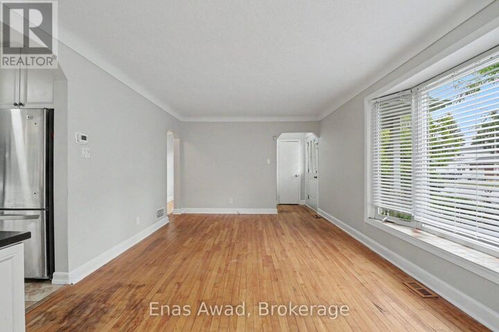 Property Photo:  23 Meadowlands Drive West  ON K2G 2R3 