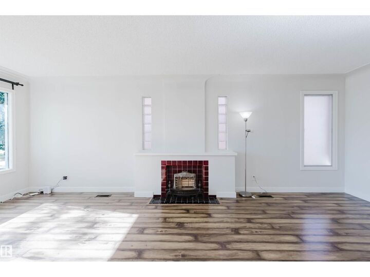 Property Photo:  10840 74 Av NW NW  AB T6E 1G9 