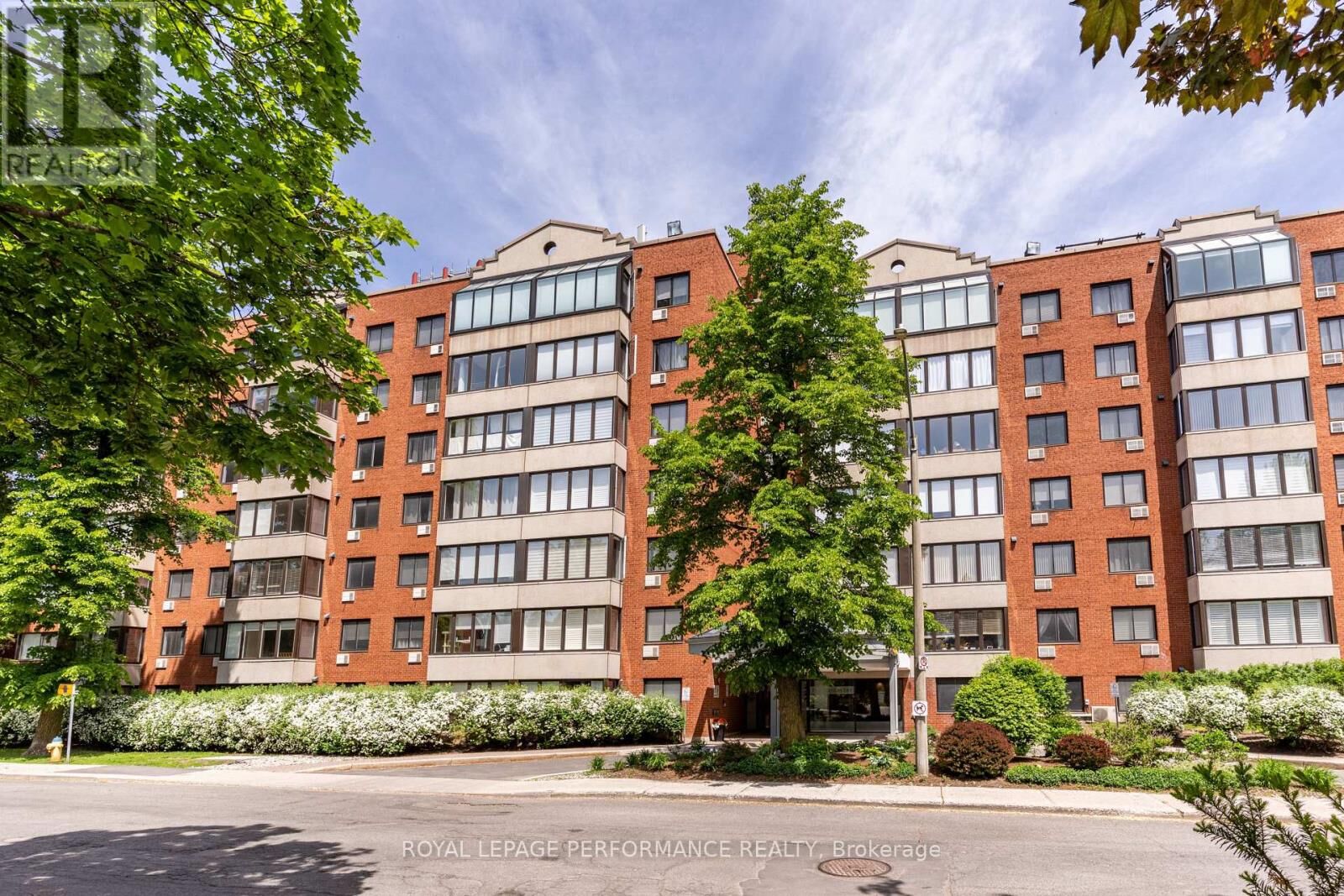 Property Photo:  225 Alvin Road 609  ON K1K 4H6 