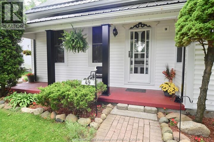 Property Photo:  49 Erie Street South  ON N0P 2C0 