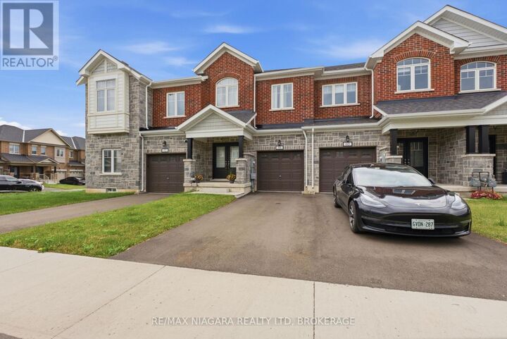 Property Photo:  56 Sapphire Way  ON L2V 0B8 