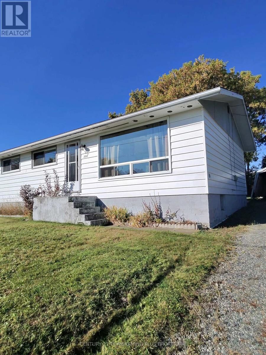 Property Photo:  228 Meridian Avenue  ON P0J 1K0 
