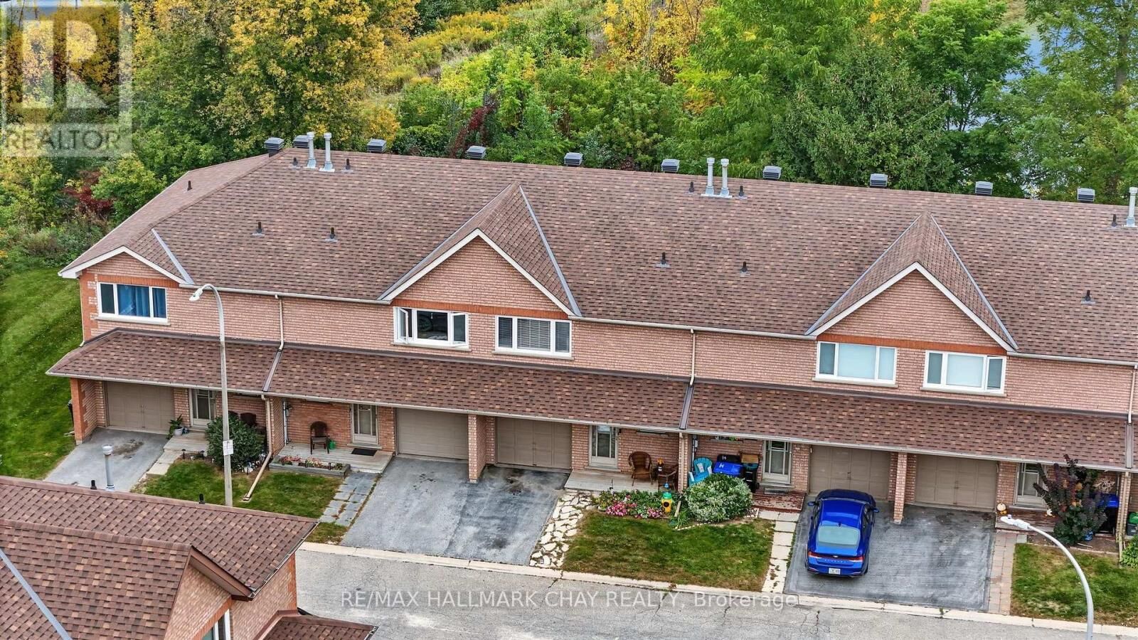 Property Photo:  55 Riverley Lane  ON L9R 1X8 
