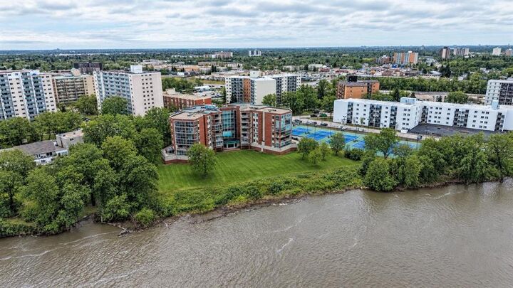 Property Photo: 15 Valhalla Drive MB R2G 4G8