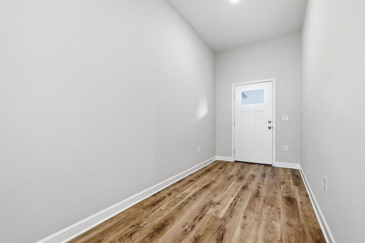 Property Photo:  5609 Monument Court  FL 32563 