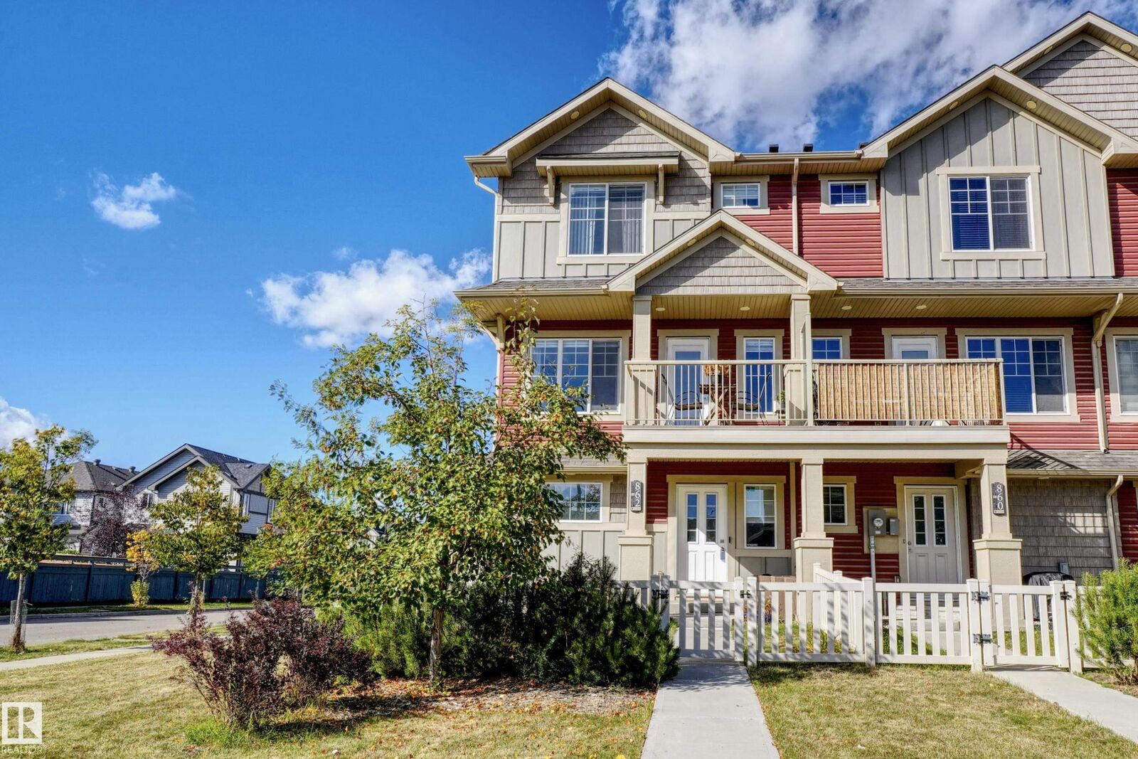 Property Photo:  862 Daniels Way SW  AB T6W 4C8 