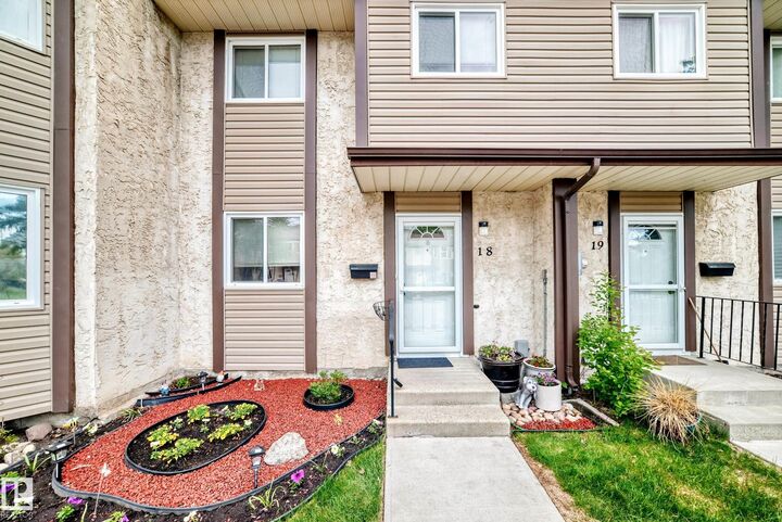 Property Photo:  10453 20 Avenue NW 18  AB T6J 5A1 