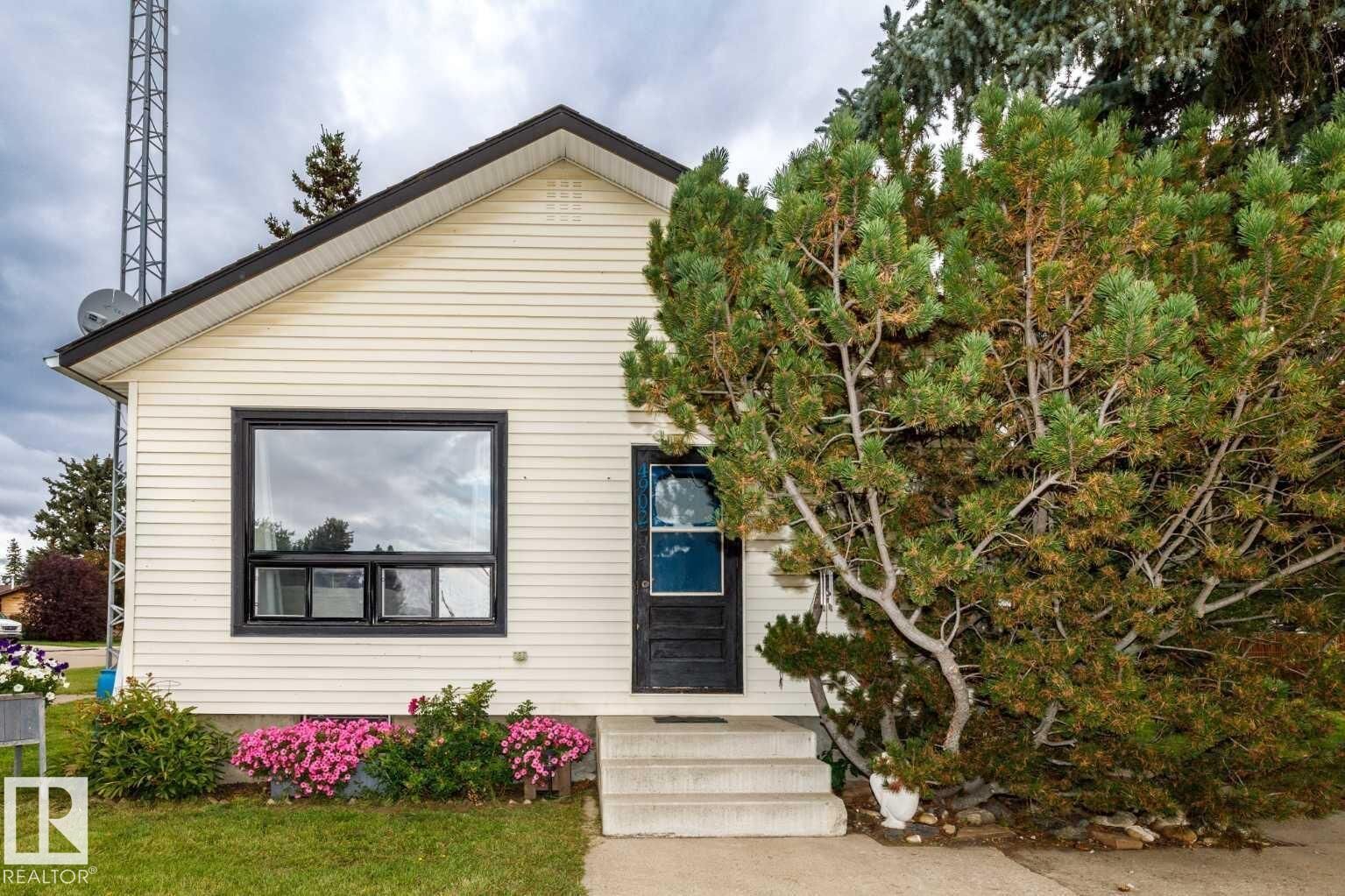 Property Photo:  4902 52 Street  AB T0B 4C0 
