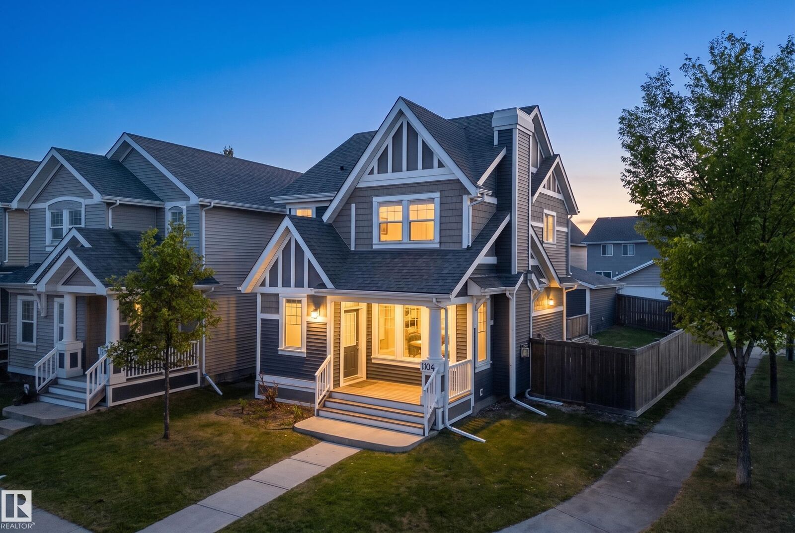 Property Photo:  1104 74 Street SW  AB T6X 0N7 