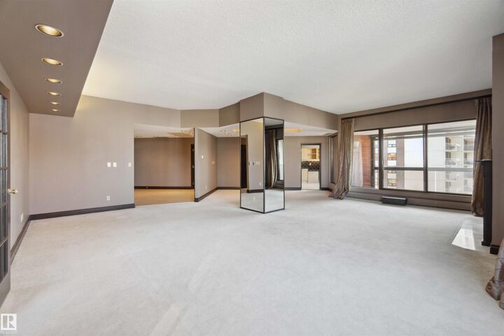 Property Photo:  10050 118 Street NW 12A  AB T5K 2M8 